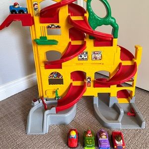 Fisher-Price LP - Wheelies Stand ‘n Play Rampway
